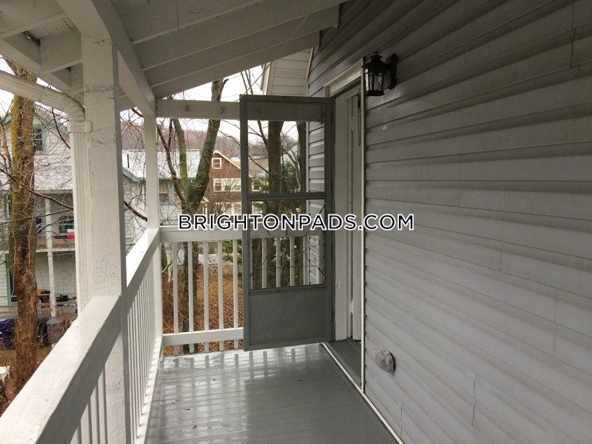 BOSTON - BRIGHTON - BOSTON COLLEGE - 5 Beds, 2 Baths - Image 3