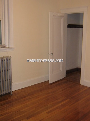 Boston - 0 Beds, 1 Baths