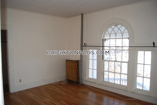 Boston - $3,300+ /mo