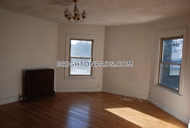 Boston - $3,300+ /mo