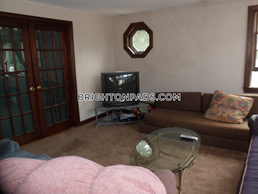 BOSTON - BRIGHTON - BRIGHTON CENTER - 4 Beds, 2 Baths - Image 2