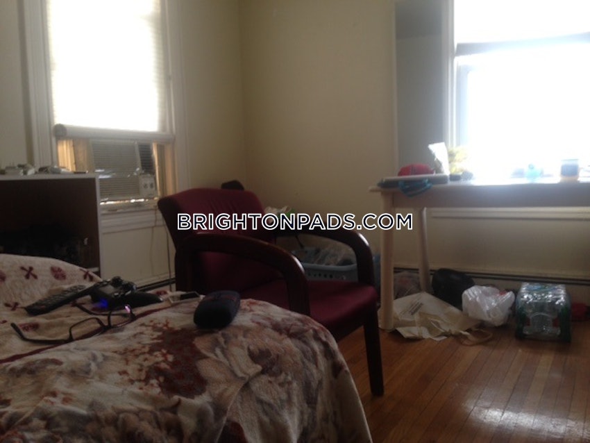 BOSTON - BRIGHTON - BRIGHTON CENTER - 3 Beds, 1 Bath - Image 2