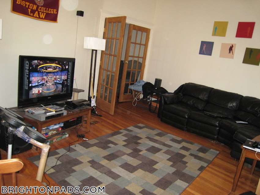 BOSTON - BRIGHTON - CLEVELAND CIRCLE - 4 Beds, 2 Baths - Image 18