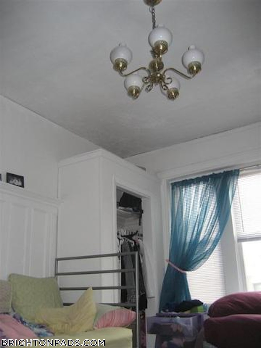 BOSTON - BRIGHTON - CLEVELAND CIRCLE - 4 Beds, 2 Baths - Image 7