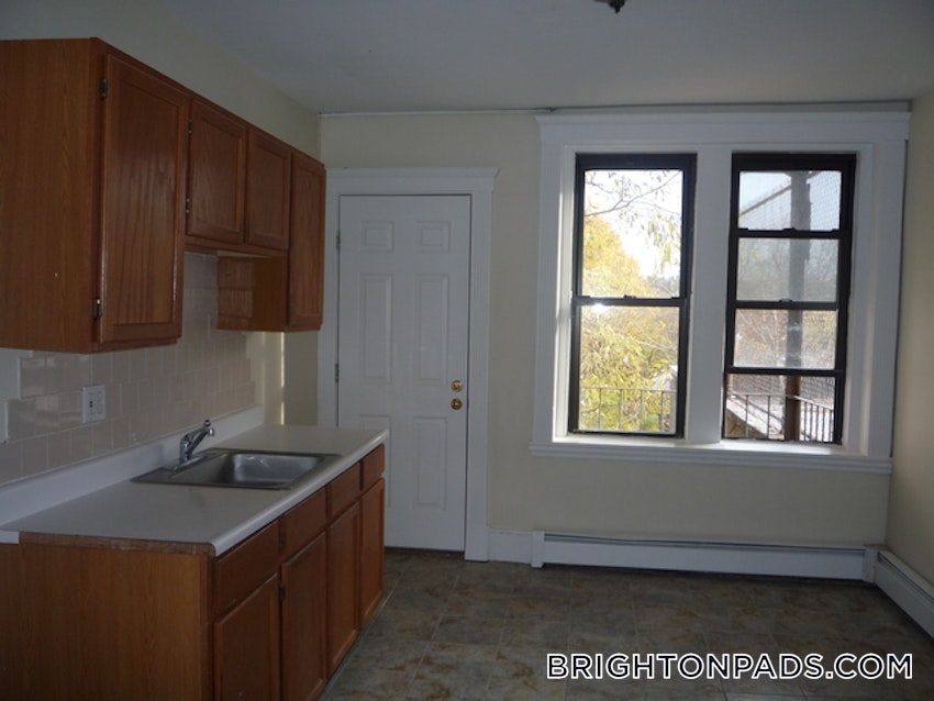 BOSTON - BRIGHTON- WASHINGTON ST./ ALLSTON ST. - 4 Beds, 1 Bath - Image 7