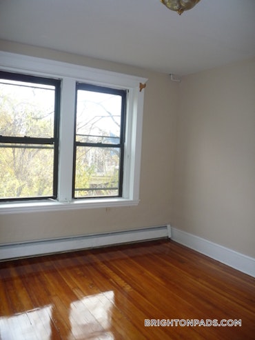 Boston - 4 Beds, 1 Baths