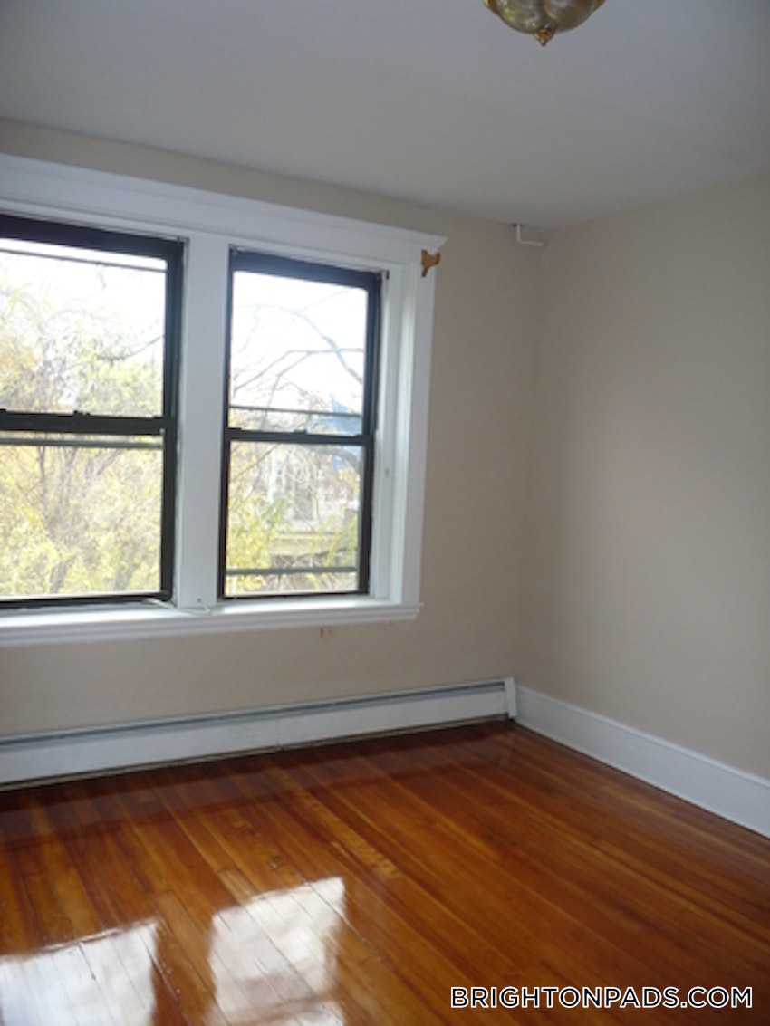 BOSTON - BRIGHTON- WASHINGTON ST./ ALLSTON ST. - 4 Beds, 1 Bath - Image 3