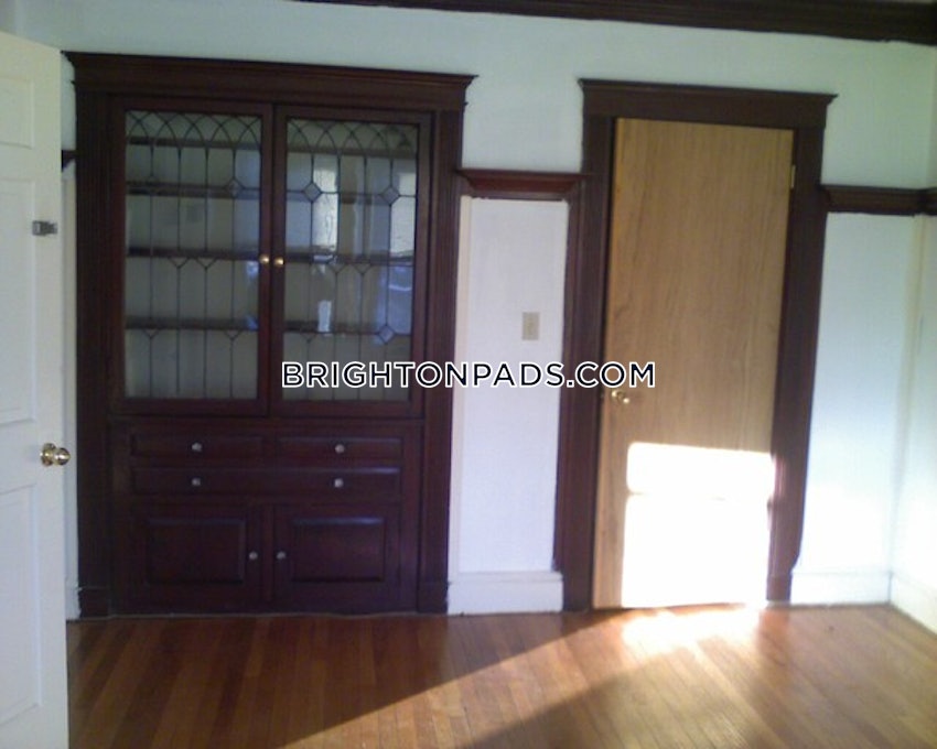 BOSTON - BRIGHTON- WASHINGTON ST./ ALLSTON ST. - 4 Beds, 1 Bath - Image 1