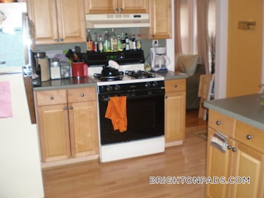 Cleveland Circle - Brighton, Boston, MA - 3 Beds, 1 Bath - $4,000 - ID#4323922