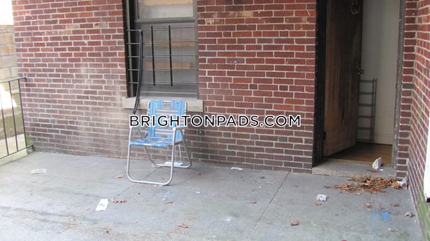 BOSTON - BRIGHTON - CLEVELAND CIRCLE - 4 Beds, 2 Baths - Image 21