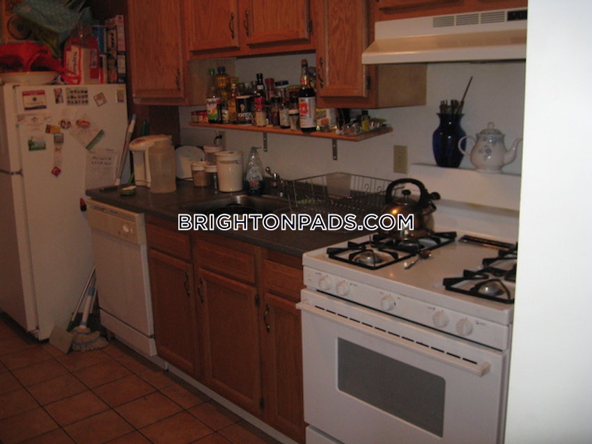 BOSTON - BRIGHTON- WASHINGTON ST./ ALLSTON ST. - 4 Beds, 2 Baths - Image 1