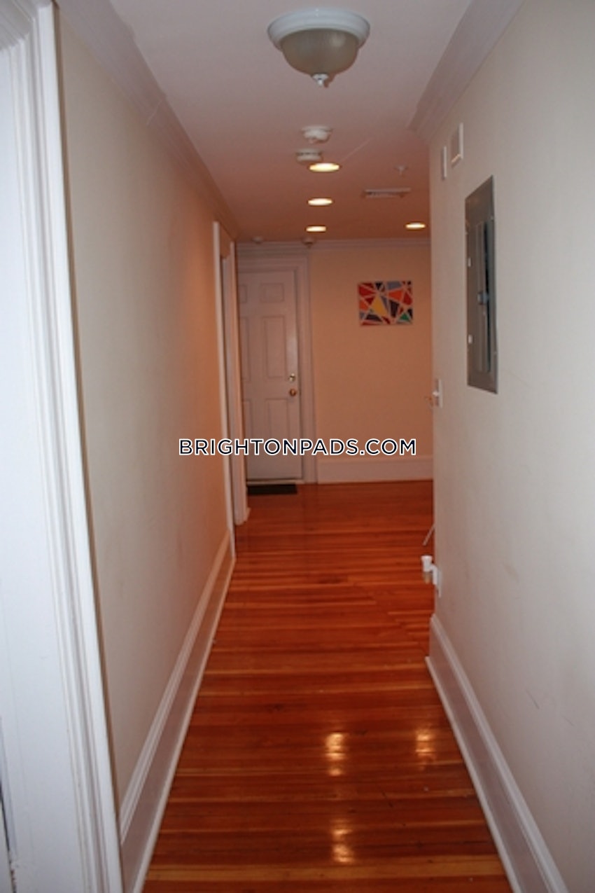 BOSTON - BRIGHTON - CLEVELAND CIRCLE - 4 Beds, 2 Baths - Image 22