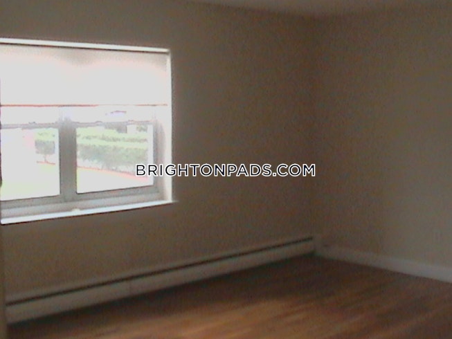 Boston - $2,800+ /mo