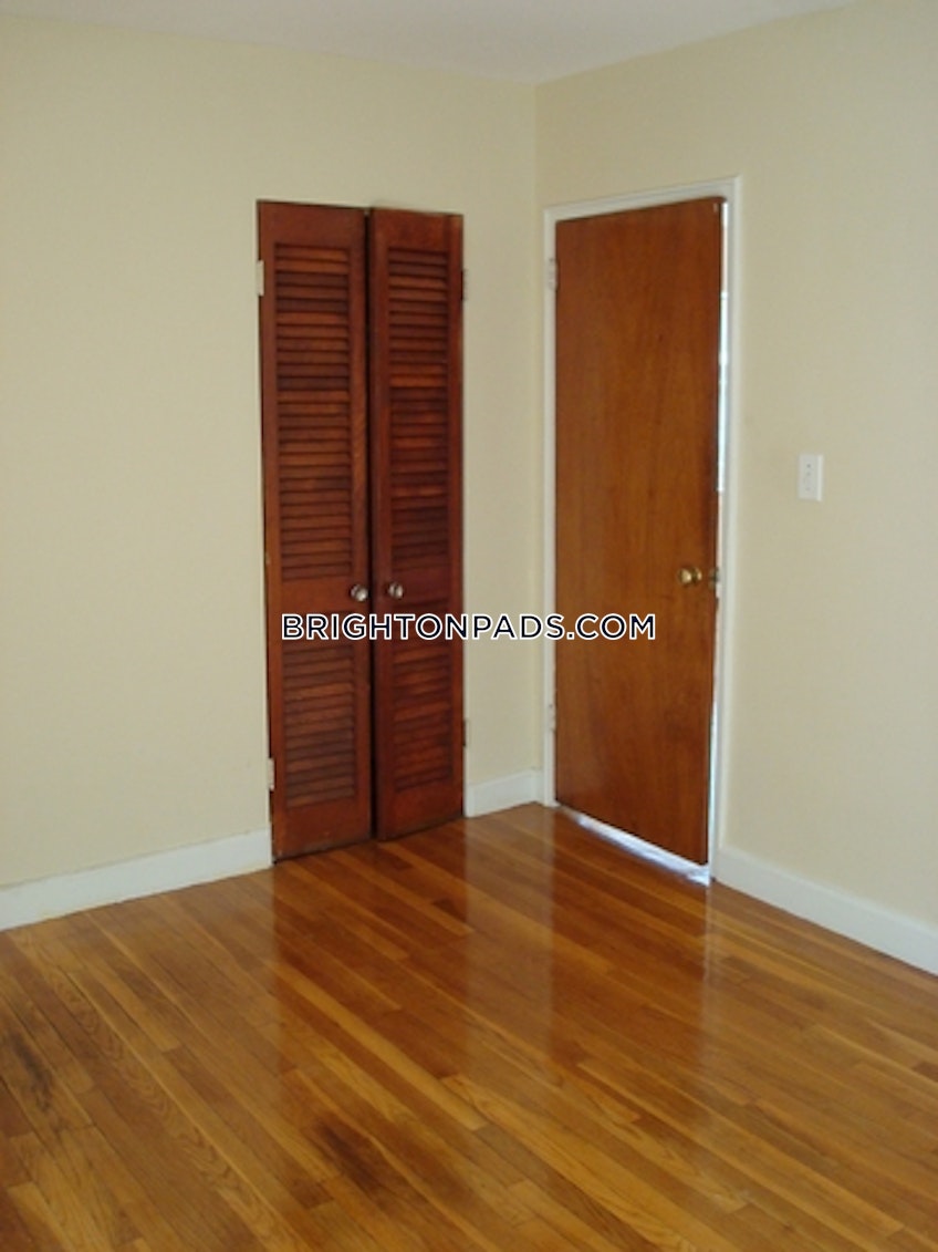 Boston - $2,800+ /month