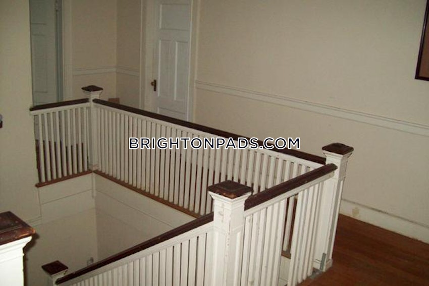 BOSTON - BRIGHTON - CLEVELAND CIRCLE - 5 Beds, 2 Baths - Image 6