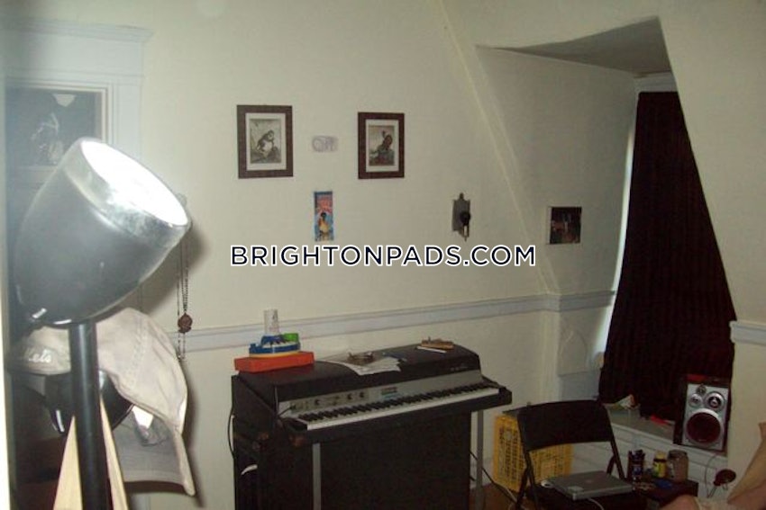 BOSTON - BRIGHTON - CLEVELAND CIRCLE - 5 Beds, 2 Baths - Image 10