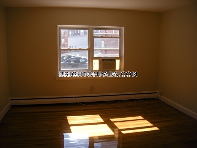 Boston - $3,250+ /mo