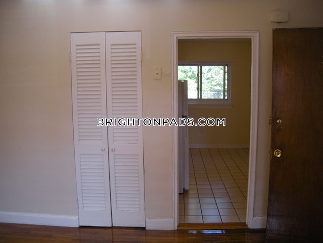 Boston - $3,250+ /mo