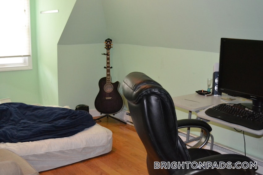 BOSTON - BRIGHTON - CLEVELAND CIRCLE - 4 Beds, 1 Bath - Image 2