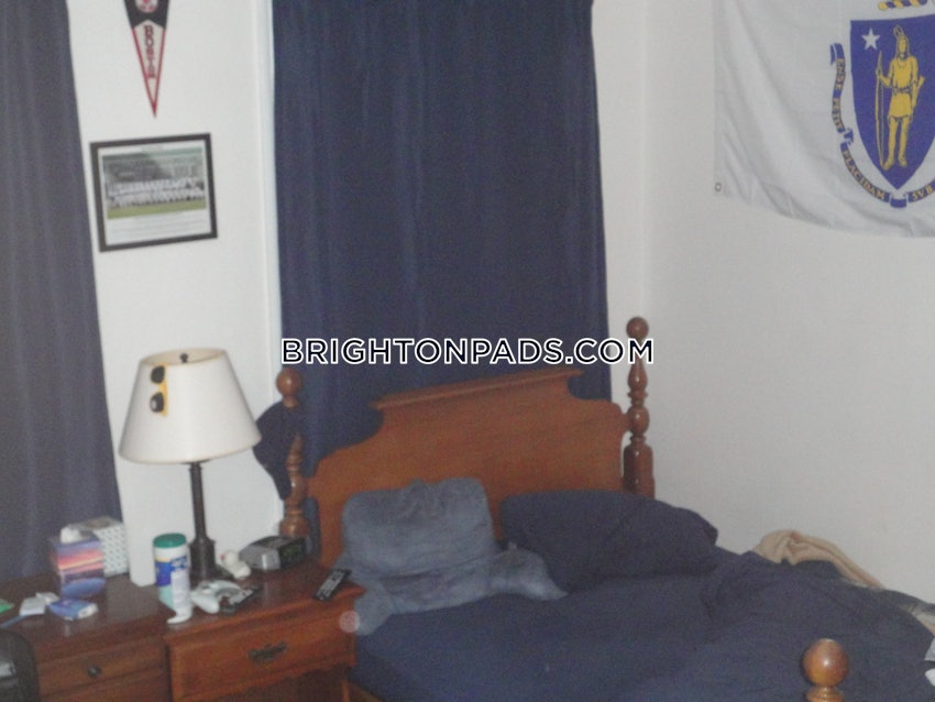 BOSTON - BRIGHTON - CLEVELAND CIRCLE - 4 Beds, 2 Baths - Image 4