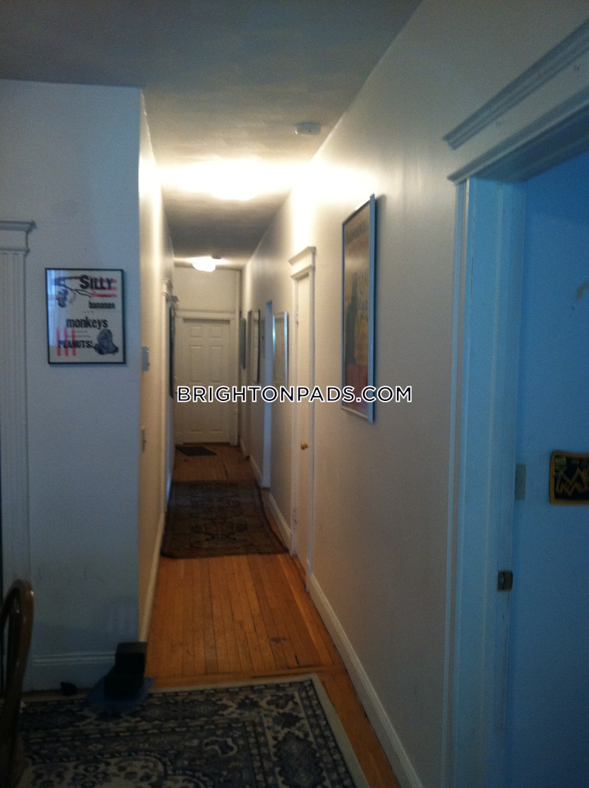 BOSTON - BRIGHTON - CLEVELAND CIRCLE - 4 Beds, 2 Baths - Image 6