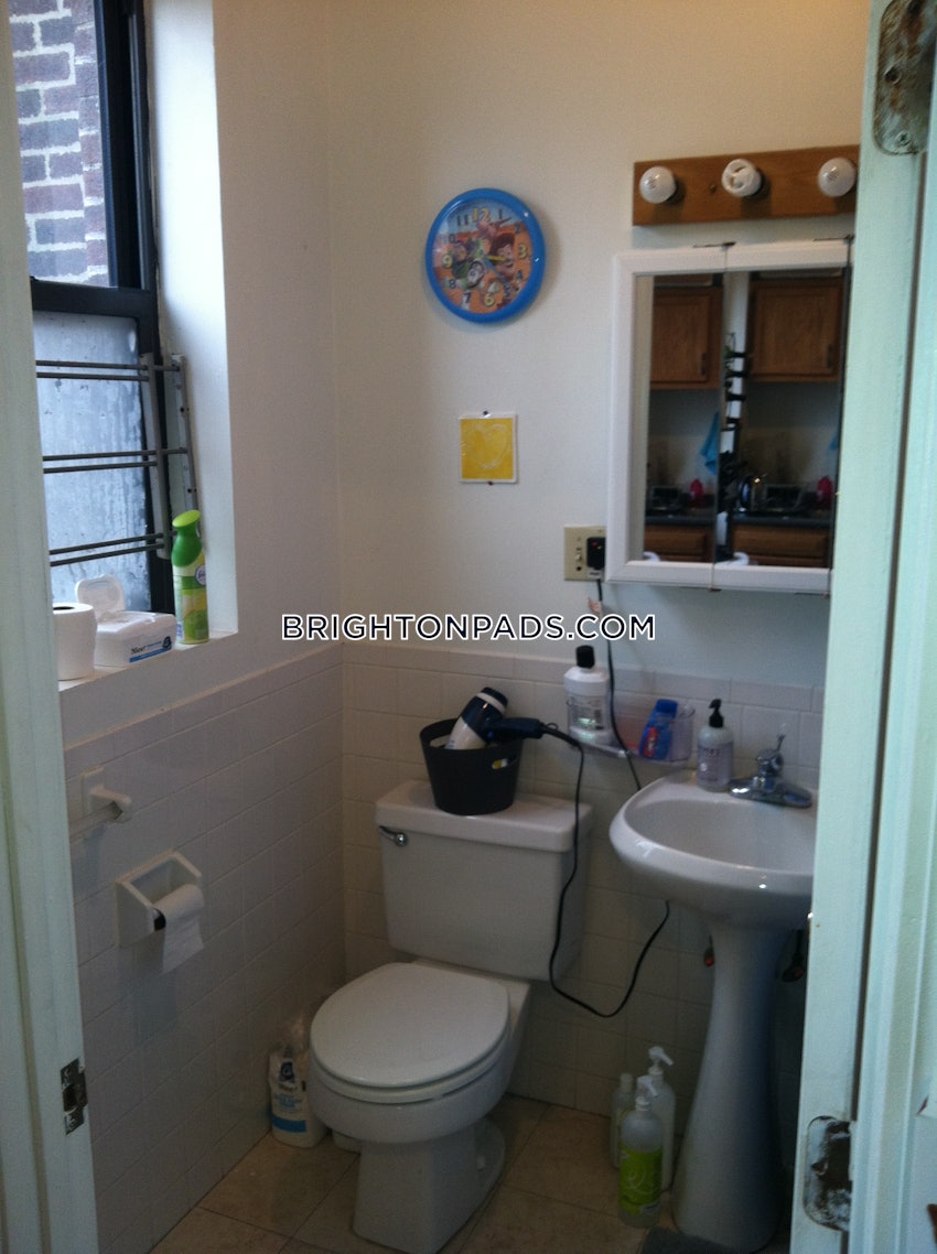 BOSTON - BRIGHTON - CLEVELAND CIRCLE - 4 Beds, 2 Baths - Image 3