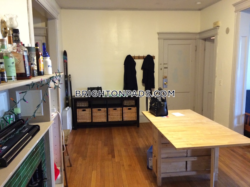 BOSTON - BRIGHTON - CLEVELAND CIRCLE - 4 Beds, 2 Baths - Image 4