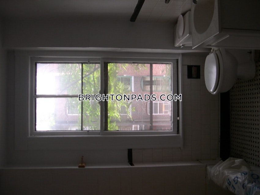 BOSTON - BRIGHTON - CLEVELAND CIRCLE - 3 Beds, 1 Bath - Image 3