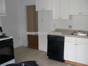 Cleveland Circle - Brighton, Boston, MA - 3 Beds, 1 Bath - $4,675 - ID#4609664