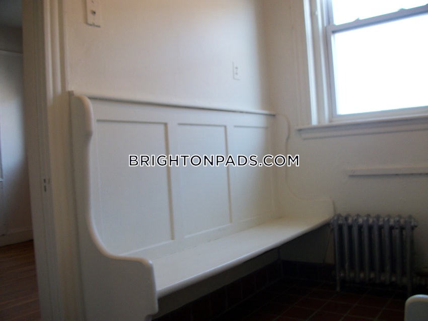 BOSTON - BRIGHTON - CLEVELAND CIRCLE - 1 Bed, 1 Bath - Image 4