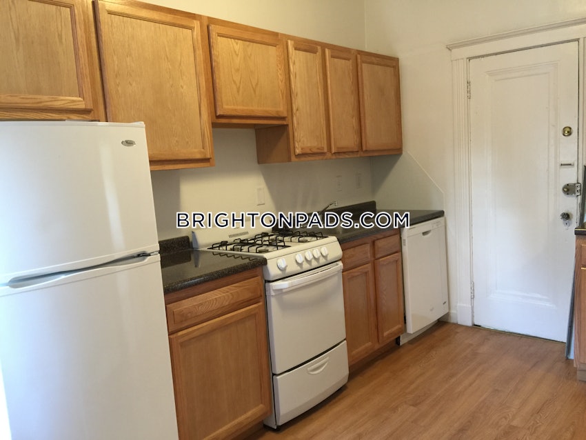 BOSTON - BRIGHTON - CLEVELAND CIRCLE - 3 Beds, 1 Bath - Image 2