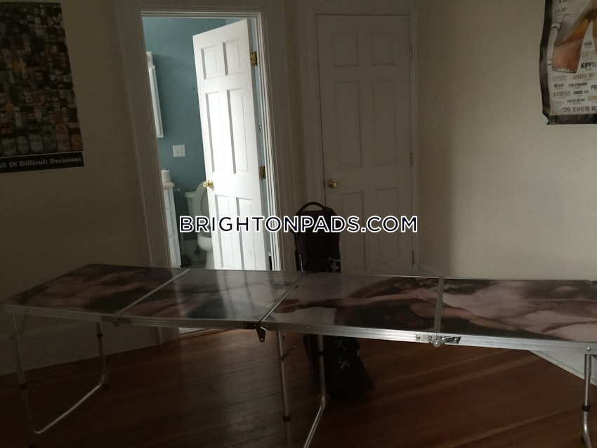 BOSTON - BRIGHTON - CLEVELAND CIRCLE - 4 Beds, 2 Baths - Image 7