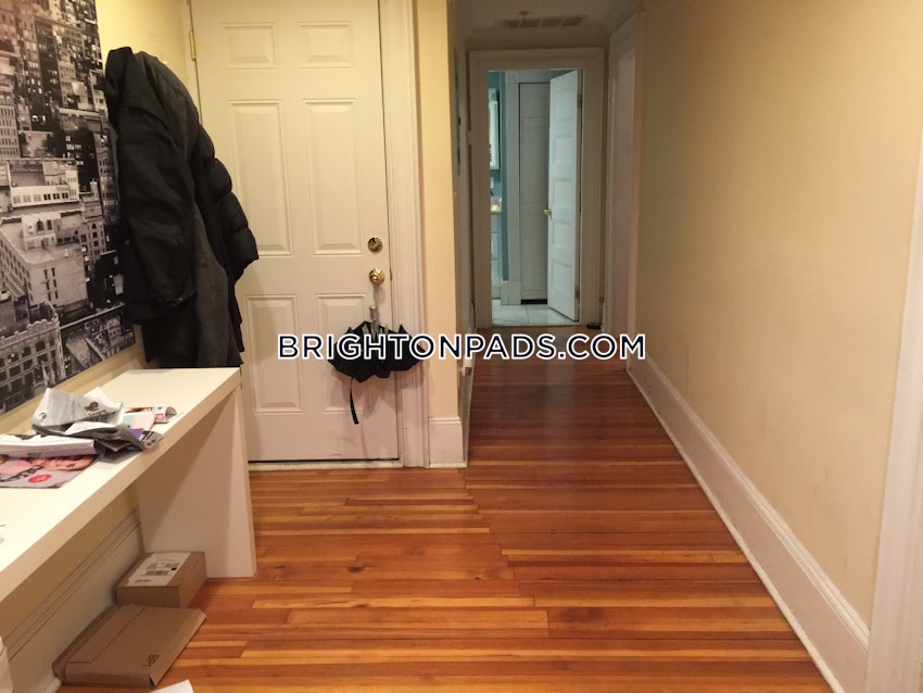 BOSTON - BRIGHTON - CLEVELAND CIRCLE - 4 Beds, 2 Baths - Image 4