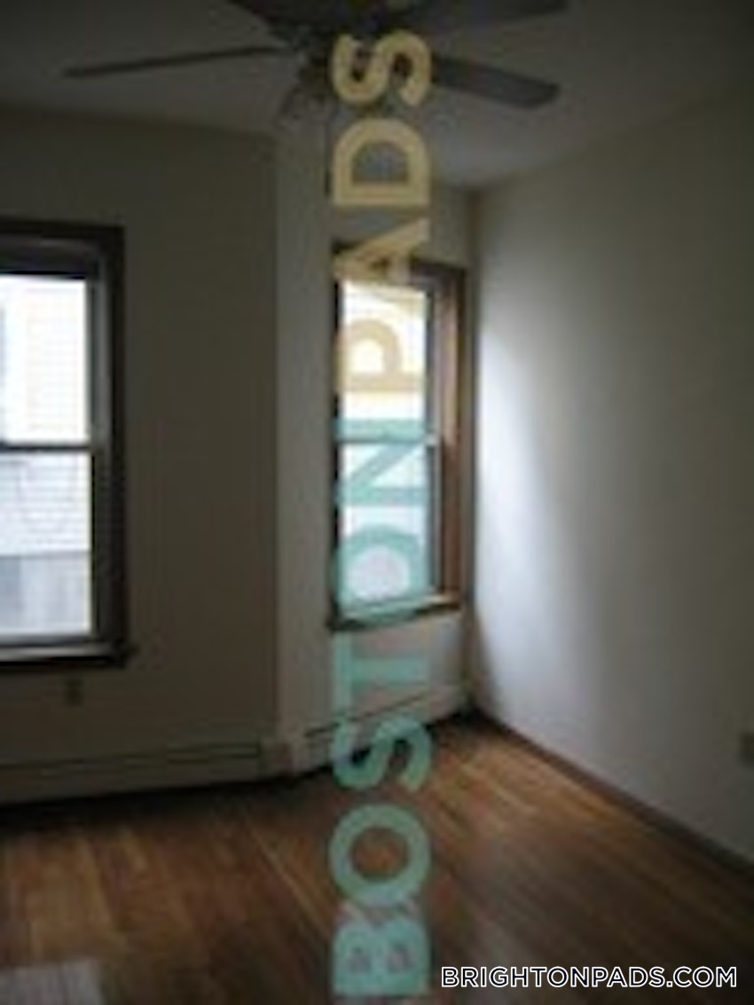 BOSTON - BRIGHTON - CLEVELAND CIRCLE - 3 Beds, 2 Baths - Image 4