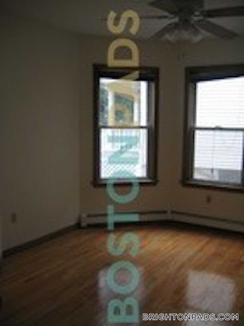 BOSTON - BRIGHTON - CLEVELAND CIRCLE - 3 Beds, 2 Baths - Image 2