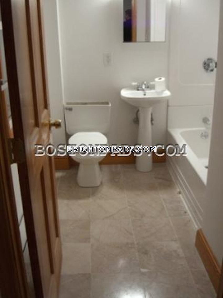 BOSTON - BRIGHTON - CLEVELAND CIRCLE - 4 Beds, 1 Bath - Image 11