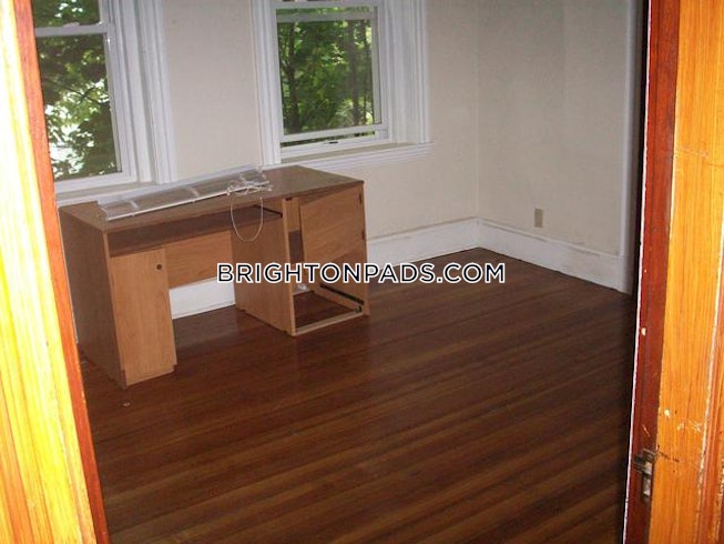 Boston - $3,800+ /mo