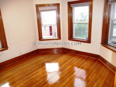 Boston - 4 Beds, 2 Baths