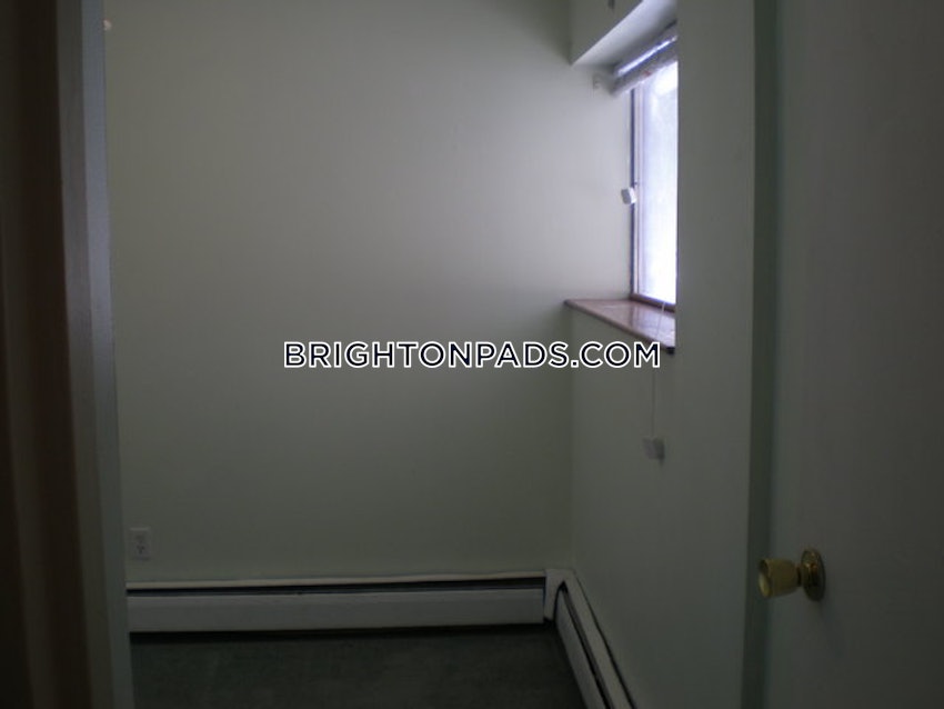 BOSTON - BRIGHTON - OAK SQUARE - 2 Beds, 1 Bath - Image 3