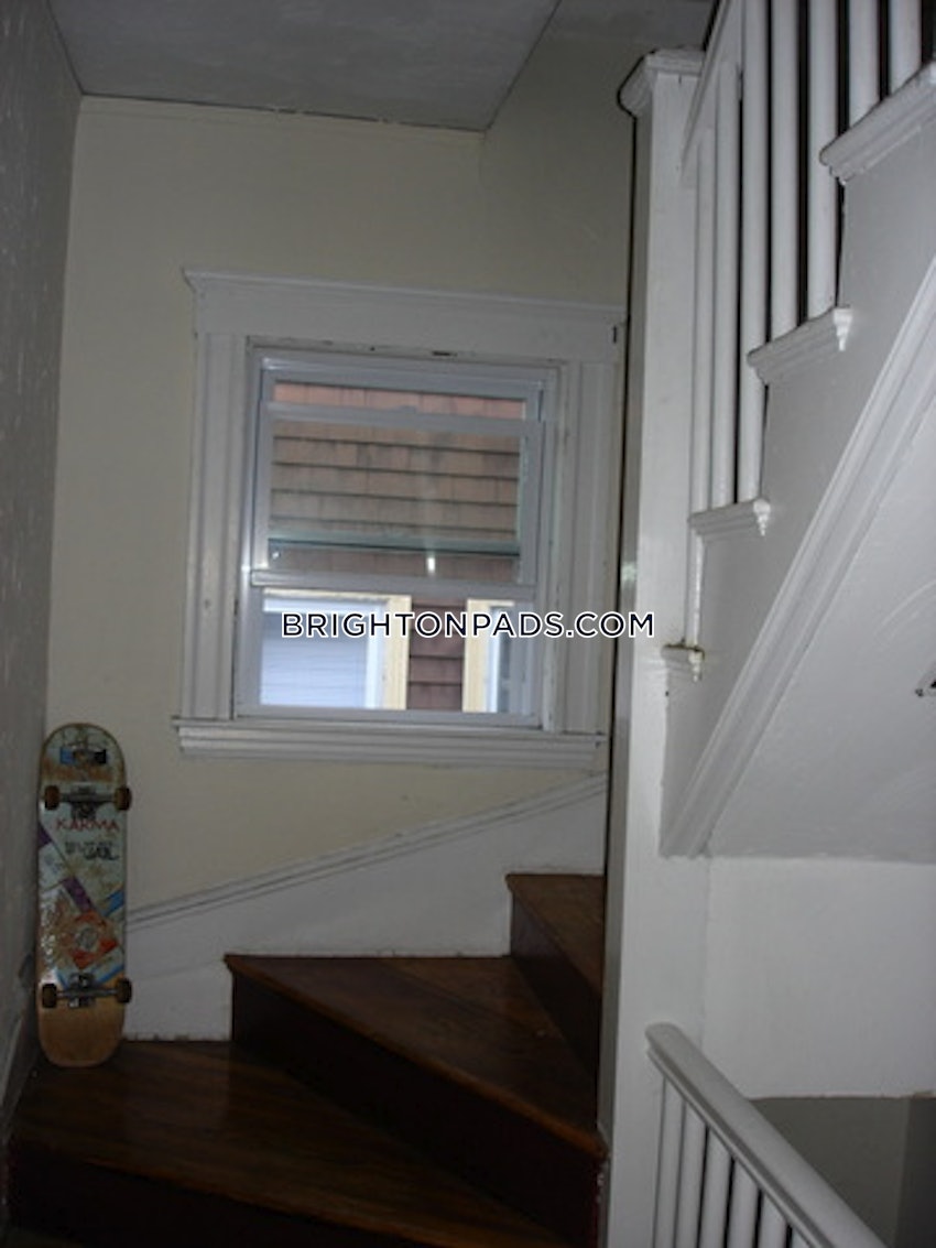 BOSTON - BRIGHTON - OAK SQUARE - 5 Beds, 2 Baths - Image 21