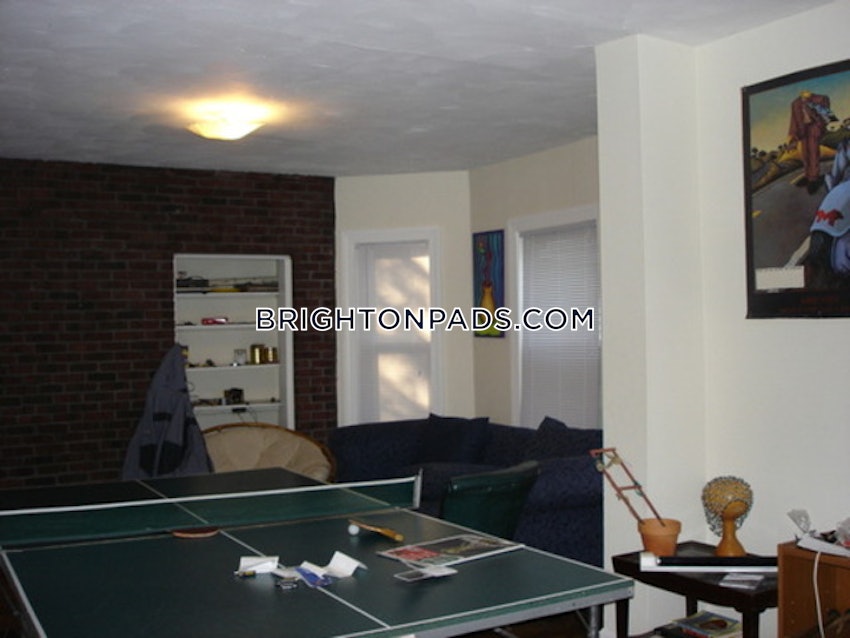 BOSTON - BRIGHTON - OAK SQUARE - 5 Beds, 2 Baths - Image 11