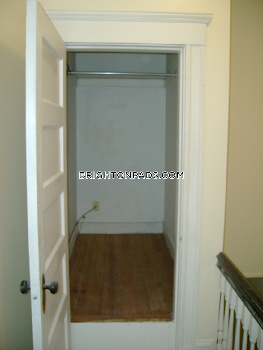 BOSTON - BRIGHTON - OAK SQUARE - 3 Beds, 1 Bath - Image 20