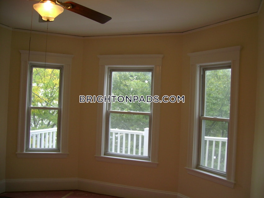 BOSTON - BRIGHTON - OAK SQUARE - 3 Beds, 1 Bath - Image 17