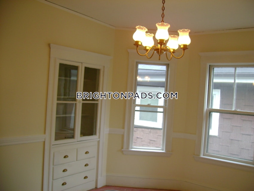 BOSTON - BRIGHTON - OAK SQUARE - 3 Beds, 1 Bath - Image 16