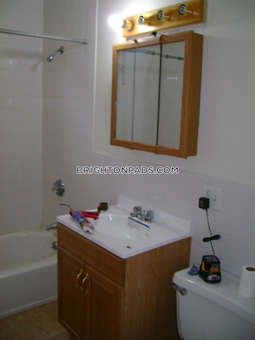 BOSTON - BRIGHTON - OAK SQUARE - 3 Beds, 1 Bath - Image 19