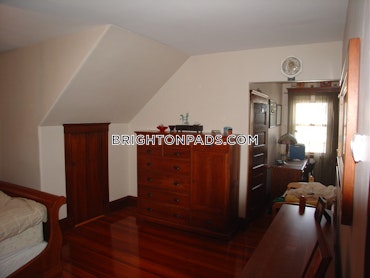 Boston - 4 Beds, 2 Baths