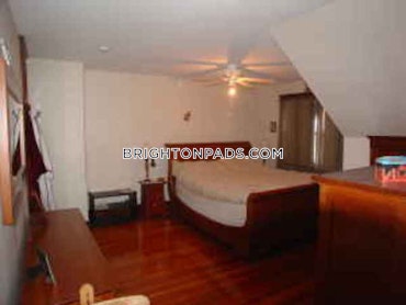 Boston - 4 Beds, 2 Baths