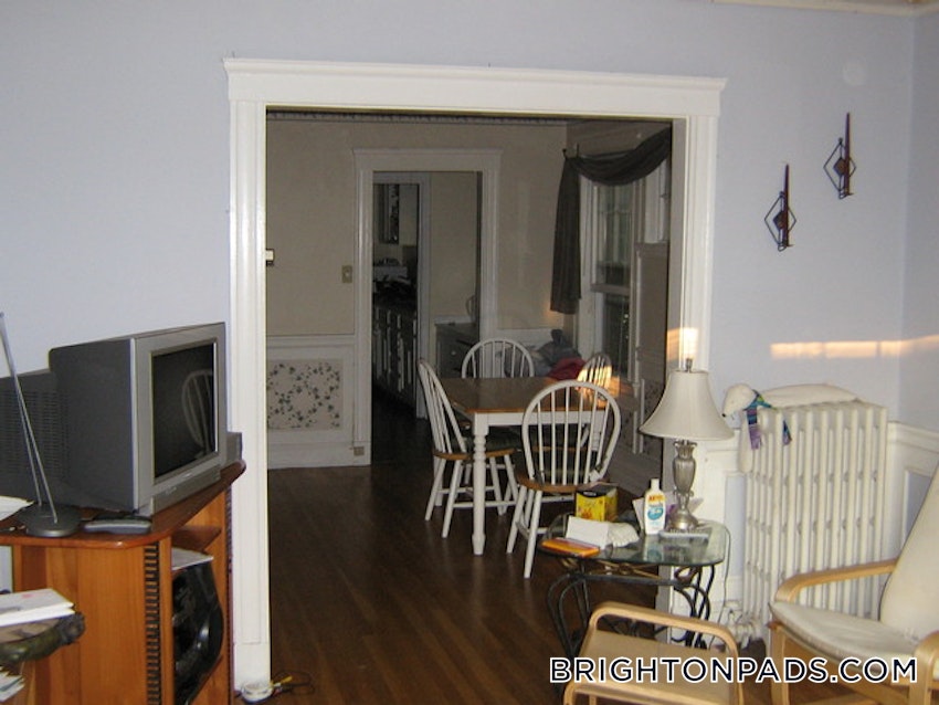 BOSTON - BRIGHTON - OAK SQUARE - 3 Beds, 1 Bath - Image 26