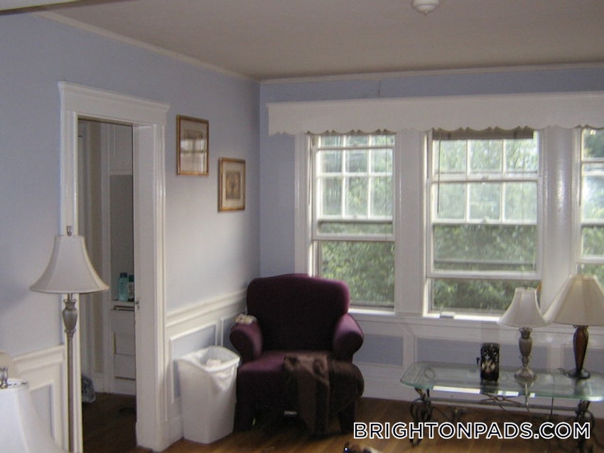 BOSTON - BRIGHTON - OAK SQUARE - 3 Beds, 1 Bath - Image 24