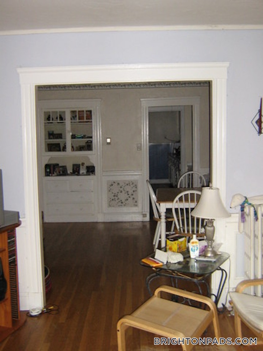 BOSTON - BRIGHTON - OAK SQUARE - 3 Beds, 1 Bath - Image 5